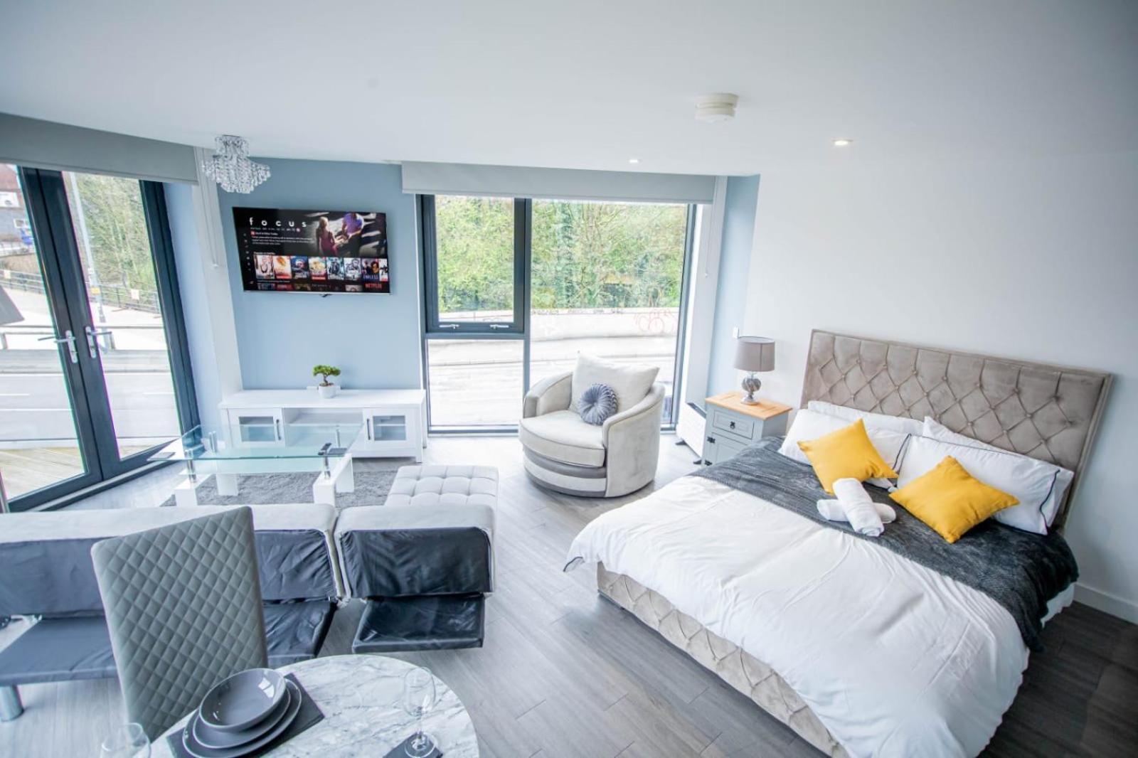 Excellent Balcony In Apartment Sheffield